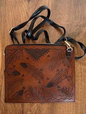 Aphison Hand-Tooled Leather Feather Design Crossbody Bag